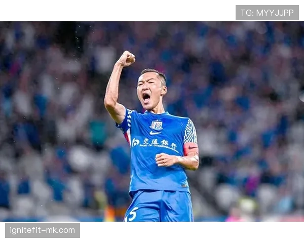 中超最新赛季排名出炉：争冠激烈悬念丛生，保级大战进入白热化阶段