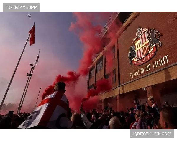 马科斯·塞内西表现稳健,助力球队冲击英超荣耀 马科斯·塞内西表现稳健,助力球队冲击英超荣耀