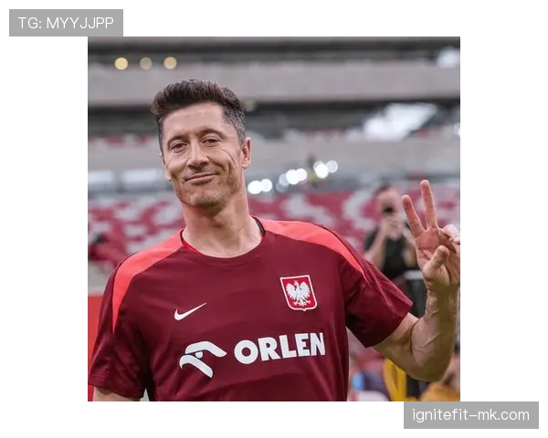 莱万多夫斯基重返赛场状态回暖,助球队剑指冠军 莱万多夫斯基重返赛场状态回暖,助球队剑指冠军