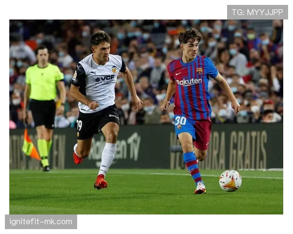 全球足球强队排名更新：新科榜首球队引发热议