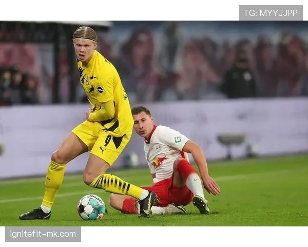 高位压迫反噬！多特防线频频被打穿，问题出在哪？